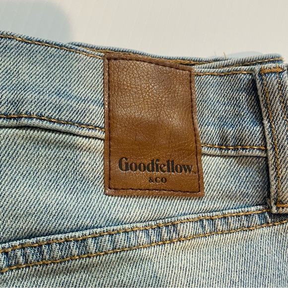 Goodfellow & Co. Men's 34W x 32L CoolMax Straight Fit Light Wash Denim Jeans - Picture 7 of 12